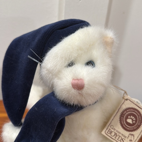 Boyds Bears Catia Crawford White Cat Plush w/Blue Winter Scarf & Hat - Picture 2 of 6